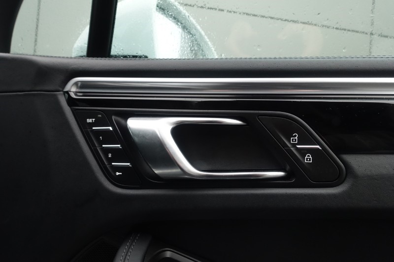 Used Porsche Macan 2020 for sale - 77461955: Photo 54