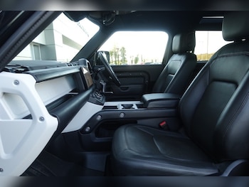 Used Land Rover Defender 2024 for sale - 77742686: Photo