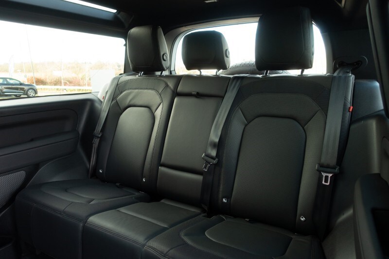 Used Land Rover Defender 2023 for sale - 77729475: Photo 4