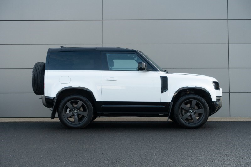 Used Land Rover Defender 2023 for sale - 77729475: Photo 5