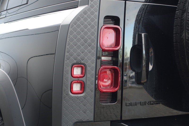 Used Land Rover Defender 2023 for sale - 77282586: Photo 18