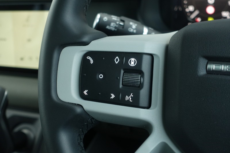 Used Land Rover Defender 2023 for sale - 77282586: Photo 36