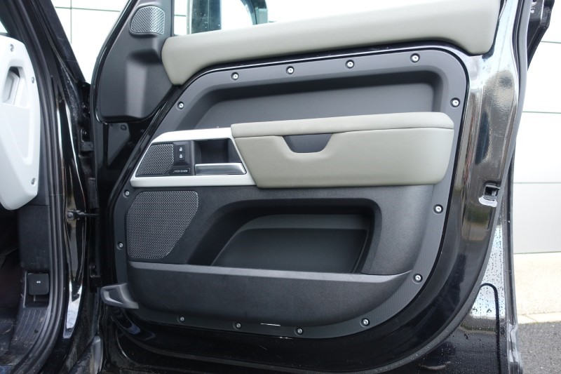 Used Land Rover Defender 2023 for sale - 77282586: Photo 49