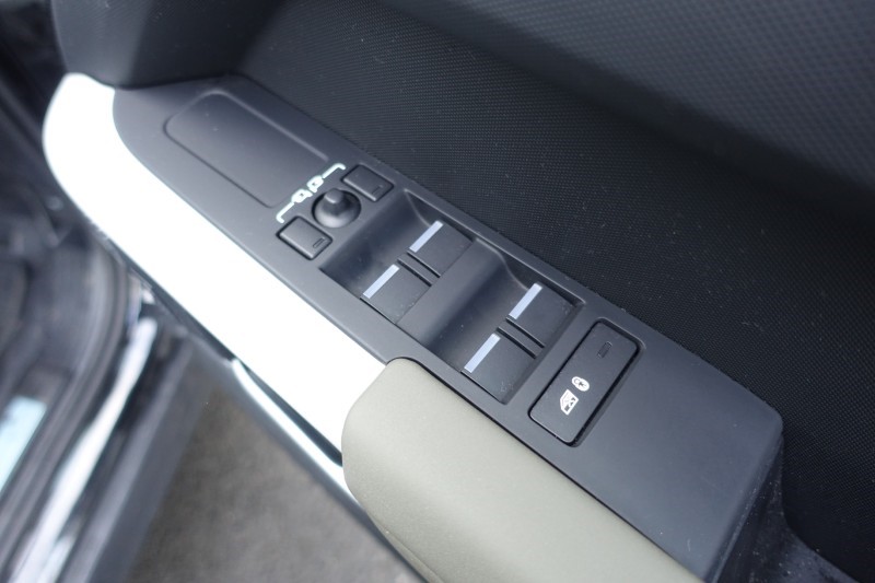 Used Land Rover Defender 2023 for sale - 77282586: Photo 51