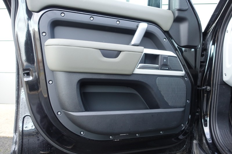 Used Land Rover Defender 2023 for sale - 77282586: Photo 59