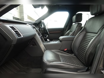 Used Land Rover Discovery 2023 for sale - 77844752: Photo