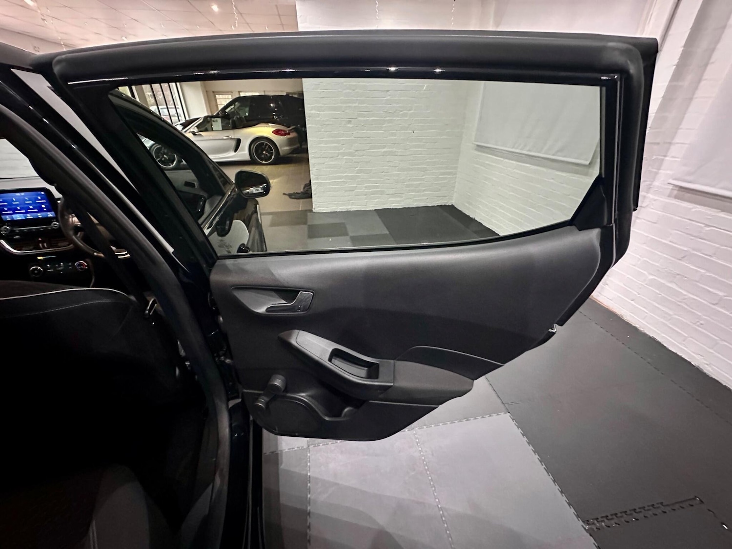 Used Ford Fiesta 2018 for sale - 76250986: Photo 27