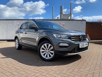 Used Volkswagen T-Roc 2018 for sale - 77726024: Photo