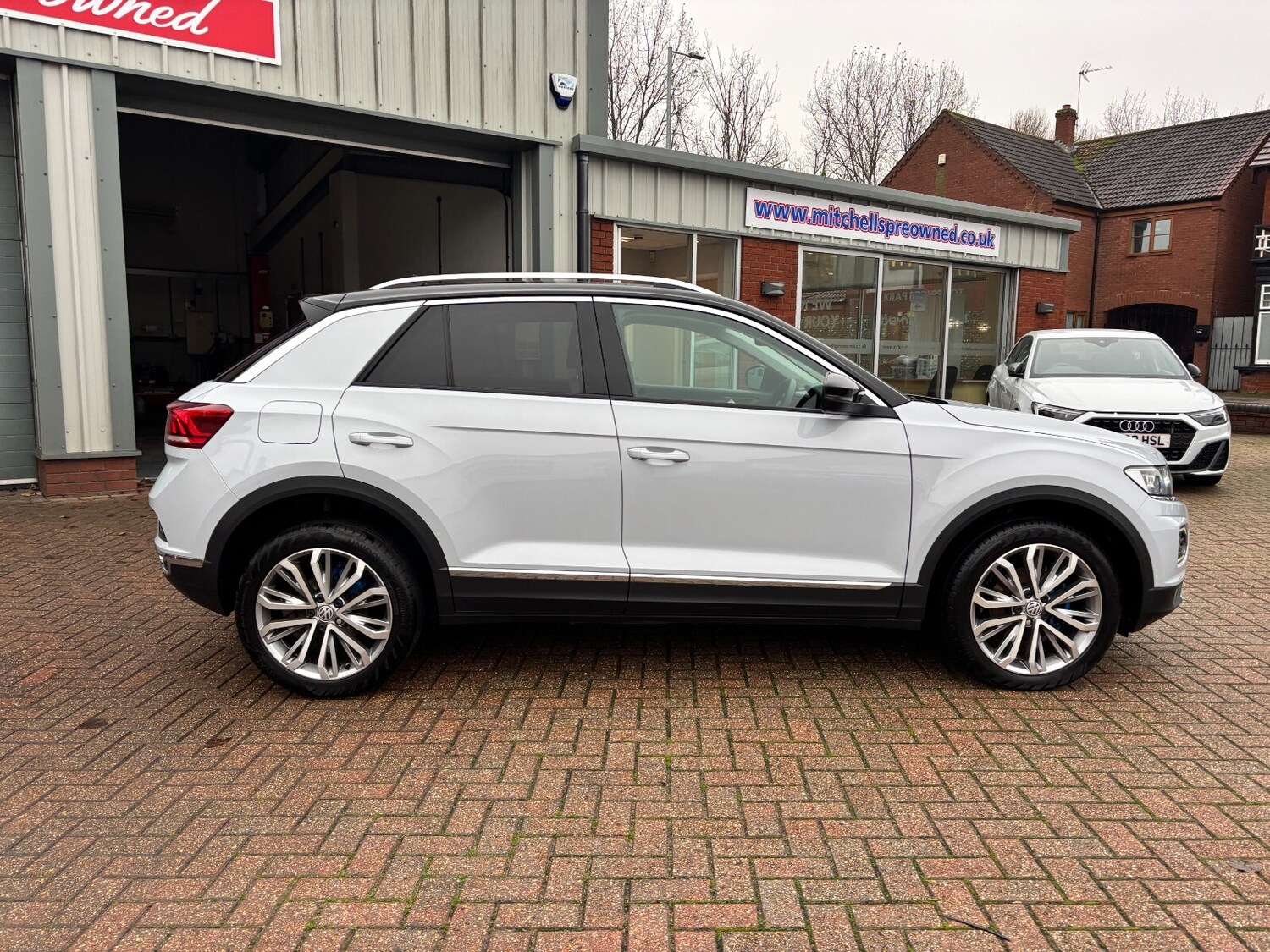 Used Volkswagen T-Roc 2018 for sale - 76567998: Photo 10