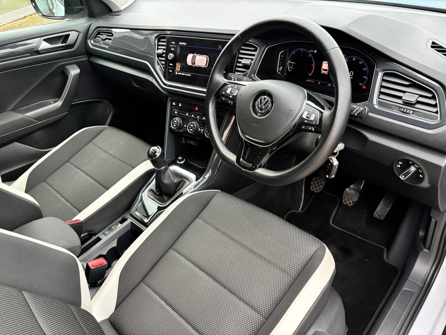 Used Volkswagen T-Roc 2018 for sale - 76567998: Photo 21