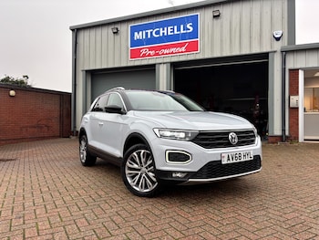 Used Volkswagen T-Roc 2018 for sale - 76567998: Photo