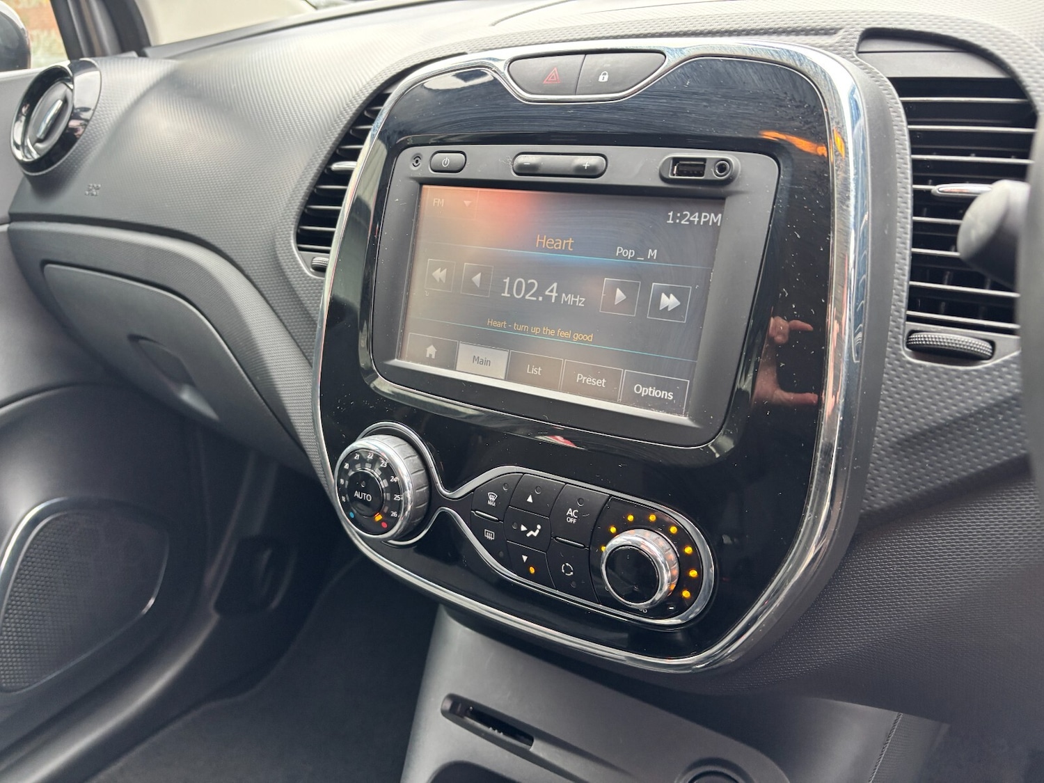 Used Renault Captur 2015 for sale - 77660383: Photo 24