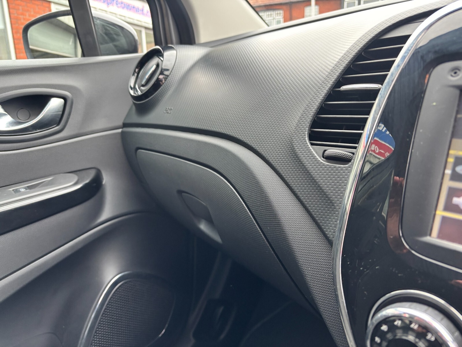 Used Renault Captur 2015 for sale - 77660383: Photo 29