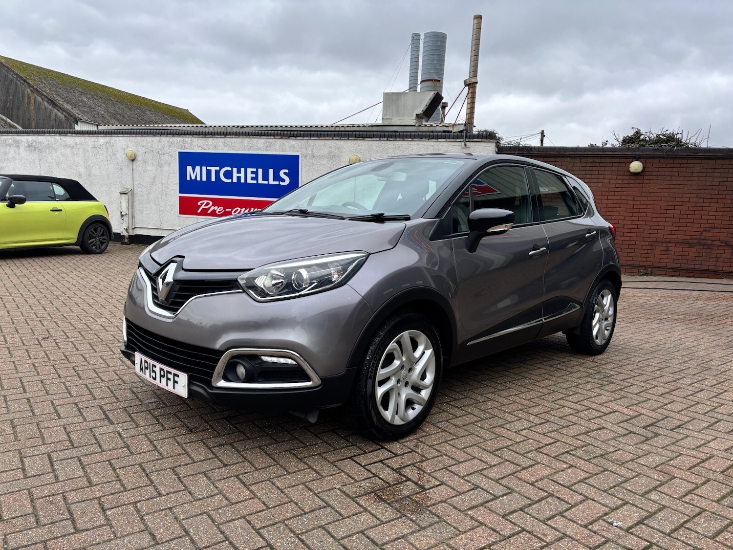Used Renault Captur 2015 for sale - 77660383: Photo 4