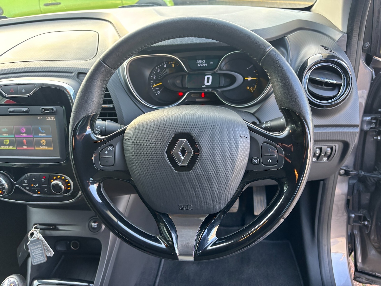 Used Renault Captur 2015 for sale - 76888861: Photo 24