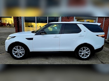 Used Land Rover Discovery 2019 for sale - 77200328: Photo
