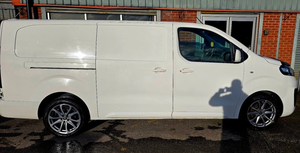 Used Vauxhall Vivaro 2019 for sale - 76942871: Photo 2