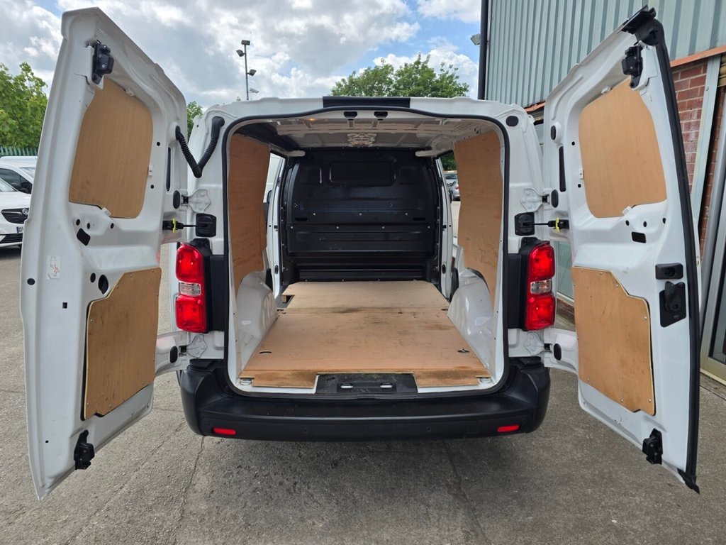 Used Vauxhall Vivaro 2021 for sale - 76866857: Photo 2