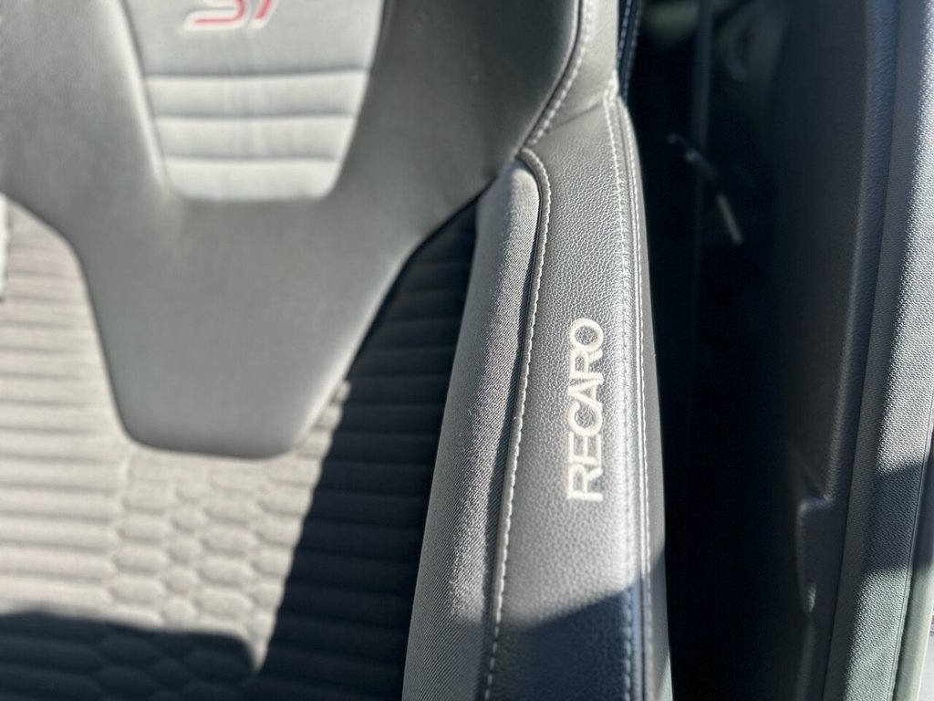 Used Ford Focus 2015 for sale - 76866860: Photo 10