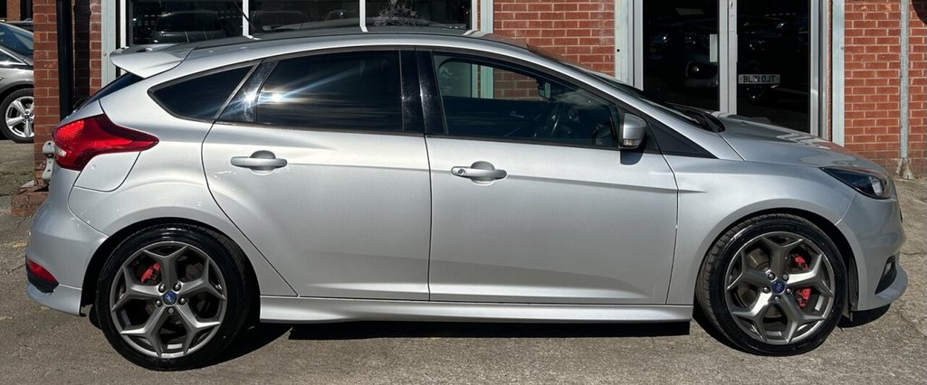 Used Ford Focus 2015 for sale - 76866860: Photo 16