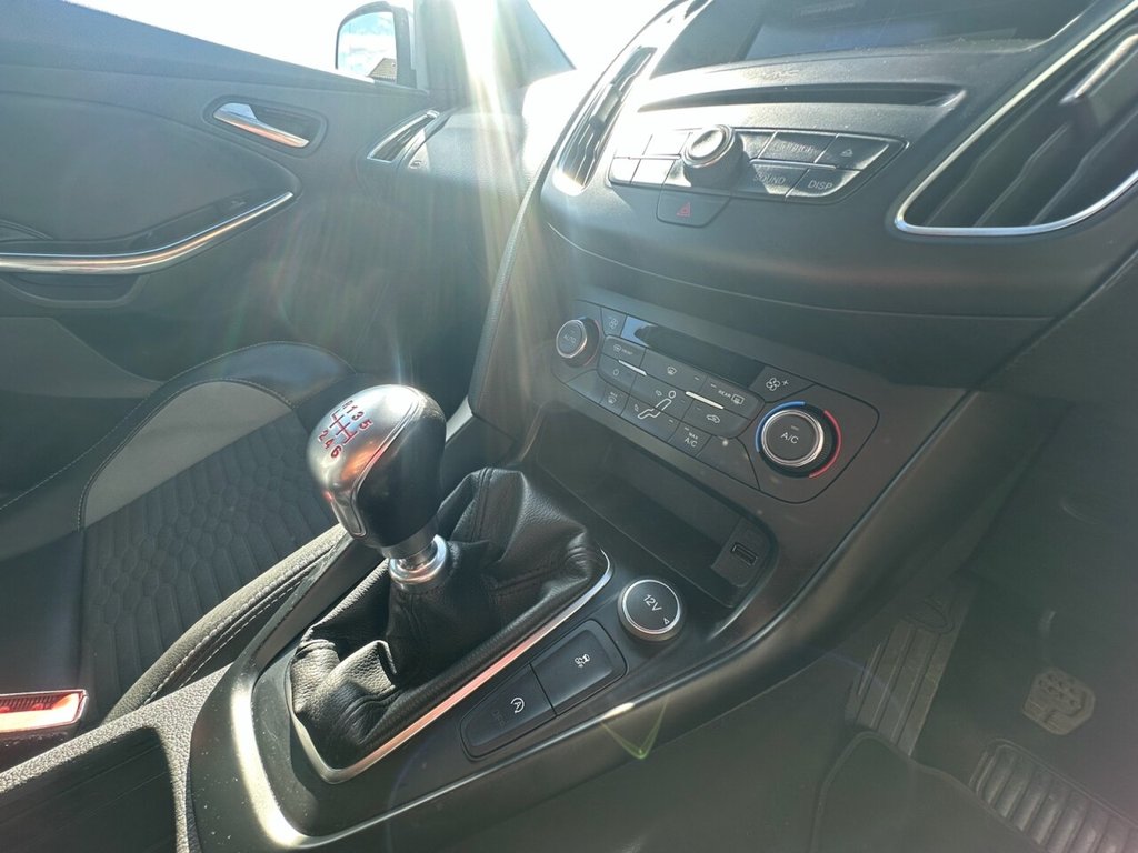 Used Ford Focus 2015 for sale - 76866860: Photo 18