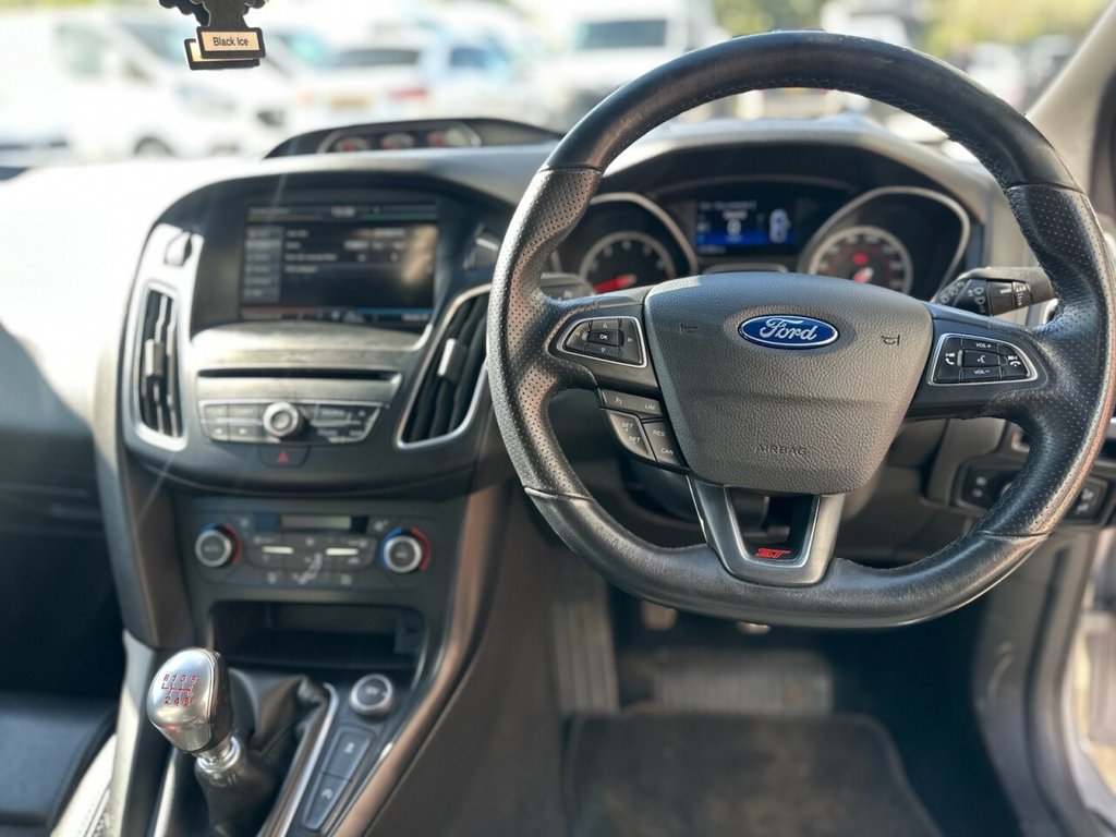 Used Ford Focus 2015 for sale - 76866860: Photo 19