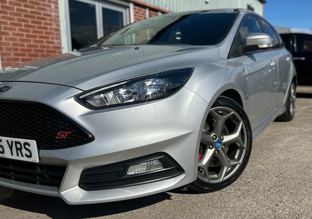 Used Ford Focus 2015 for sale - 76866860: Photo 4
