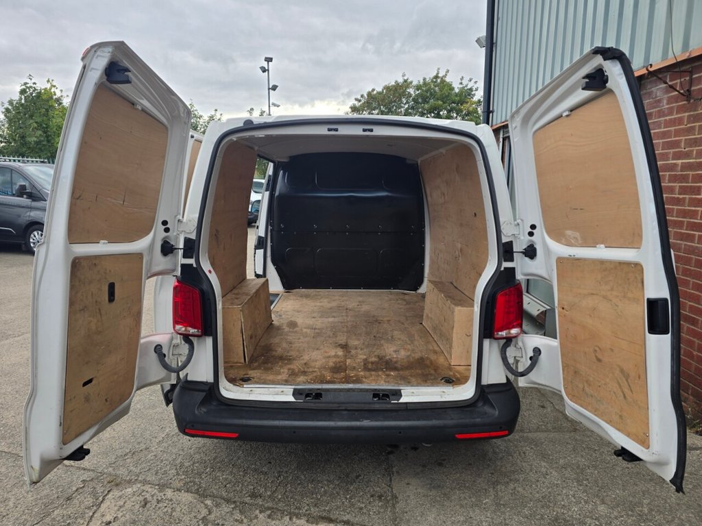 Used Volkswagen Transporter 2022 for sale - 76866877: Photo 2