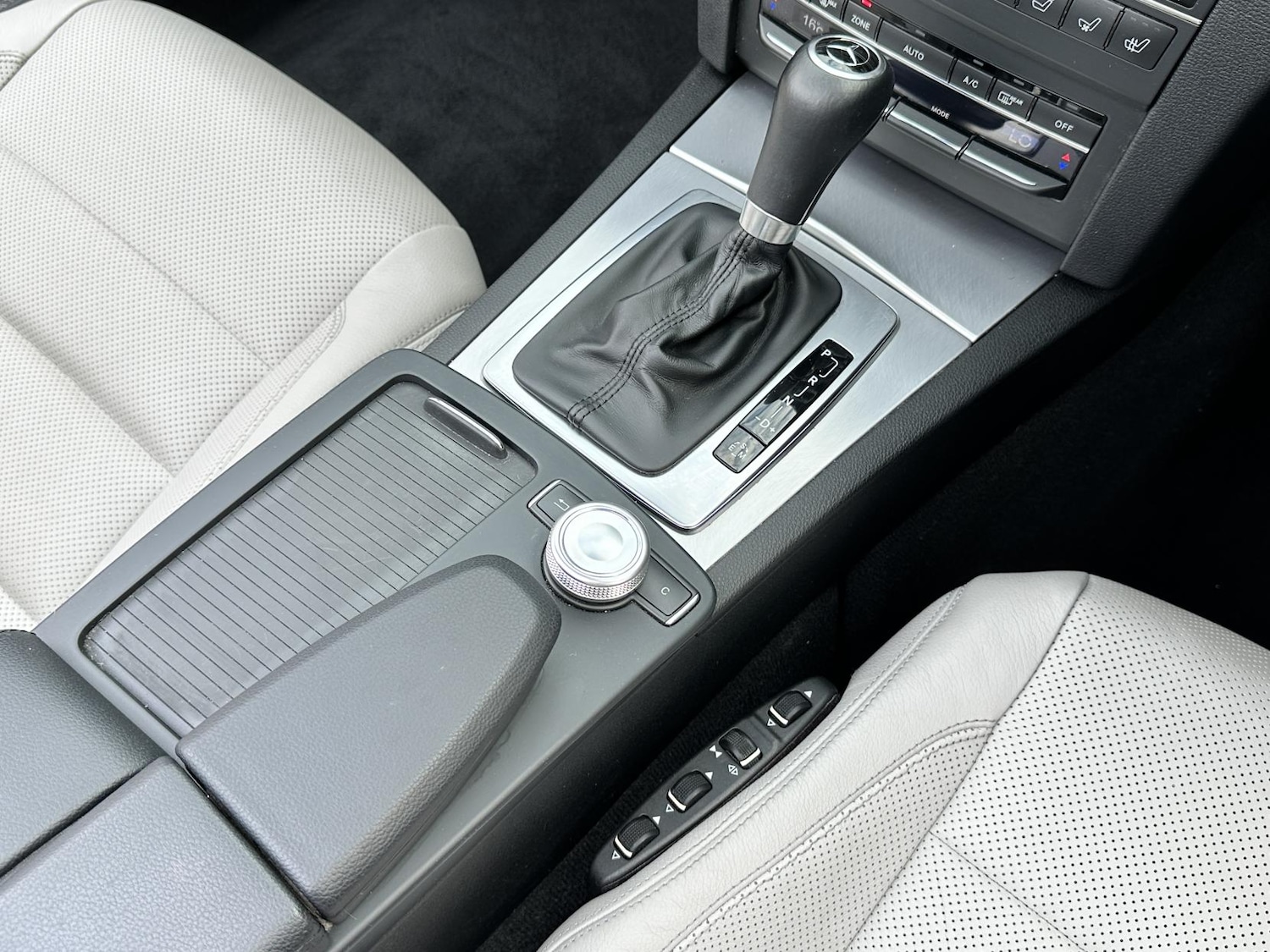 Used Mercedes-Benz E Class 2012 for sale - 77357658: Photo 17