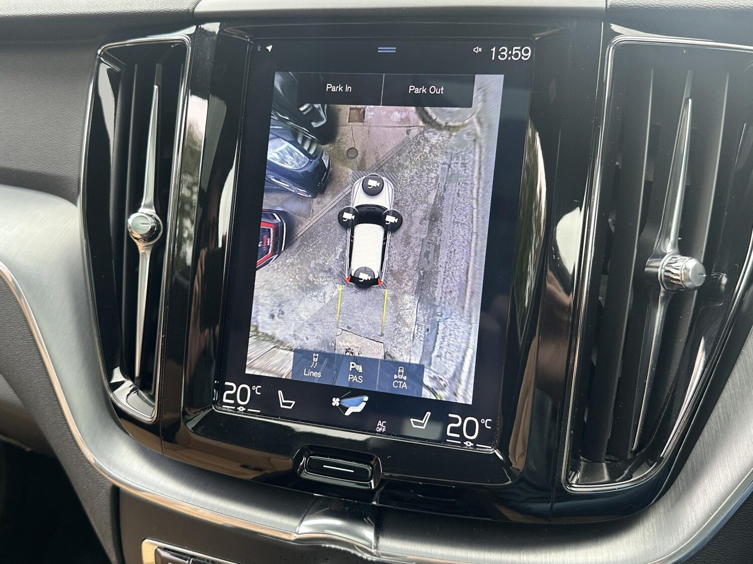 Used Volvo XC60 2017 for sale - 76151048: Photo 25