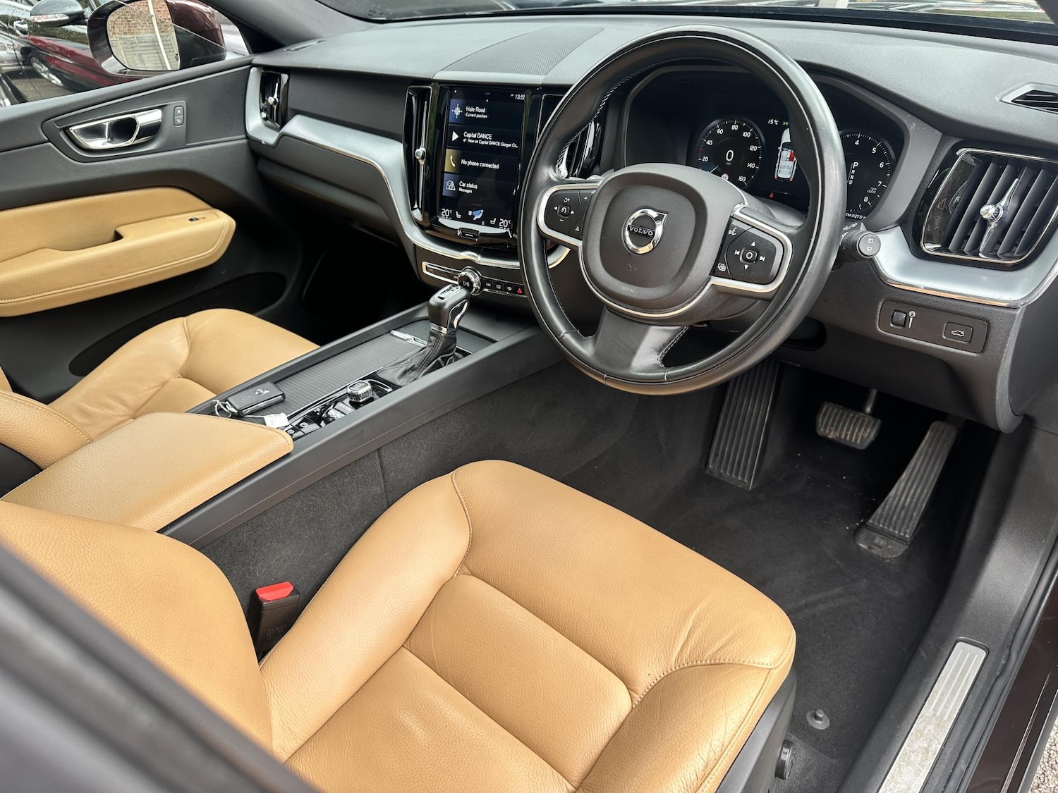 Used Volvo XC60 2017 for sale - 76151048: Photo 3