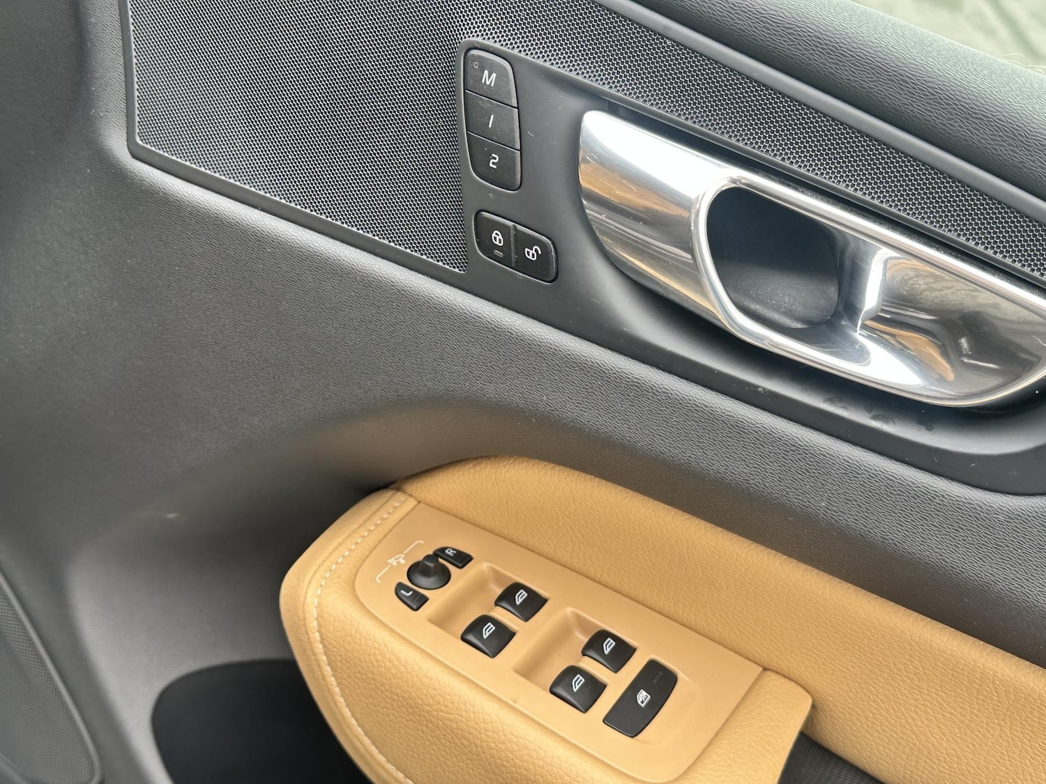 Used Volvo XC60 2017 for sale - 76151048: Photo 31