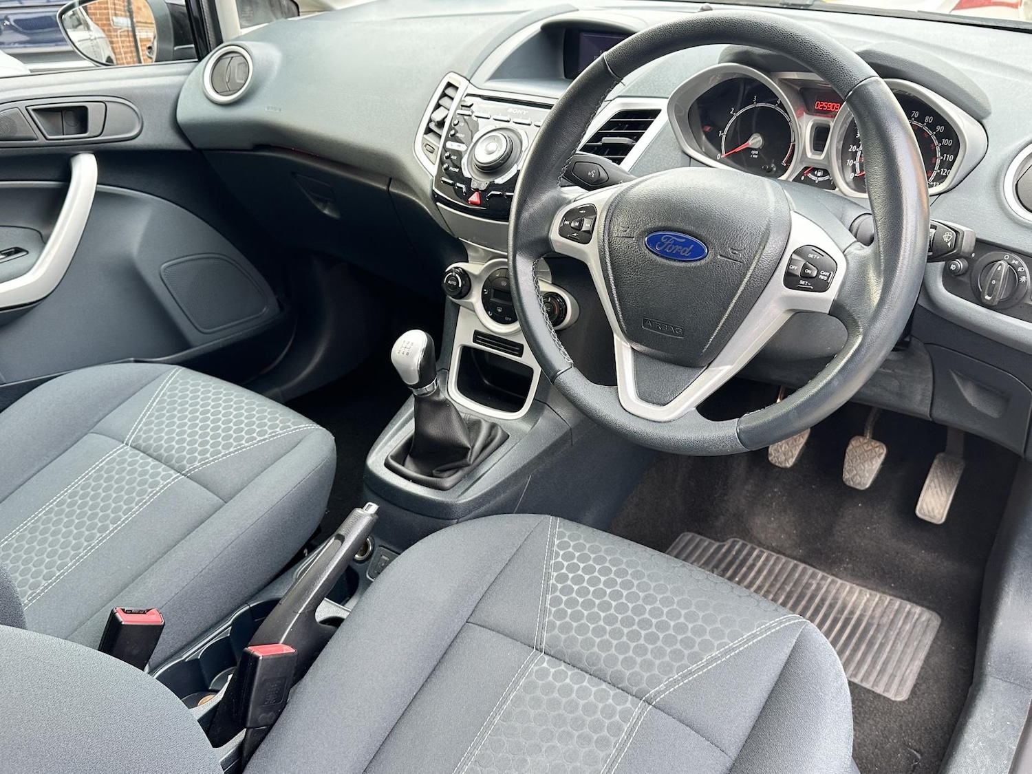 Used Ford Fiesta 2011 for sale - 78028167: Photo 14