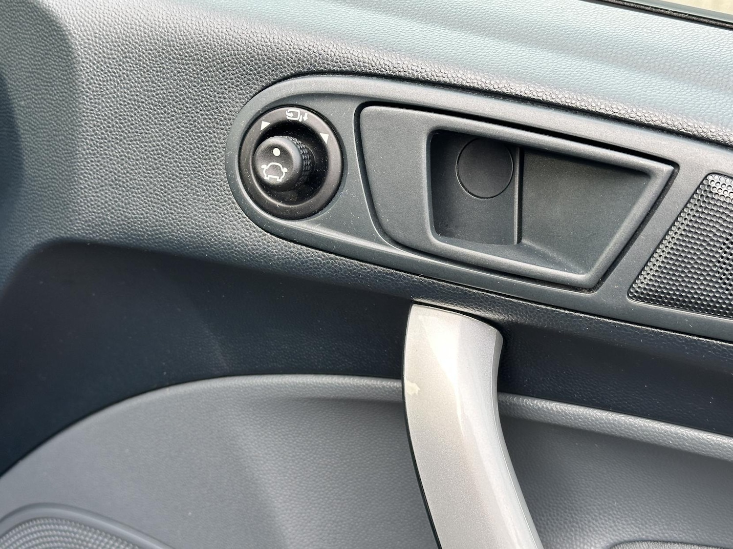 Used Ford Fiesta 2011 for sale - 78028167: Photo 24