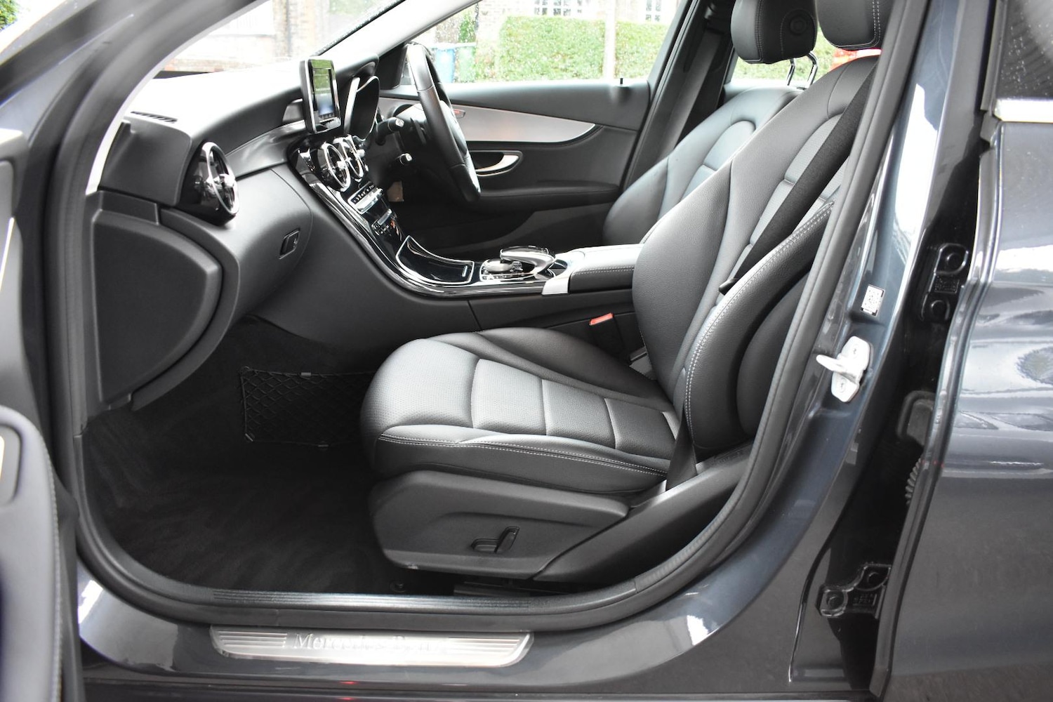 Used Mercedes-Benz C-Class 2015 for sale - 76151049: Photo 17