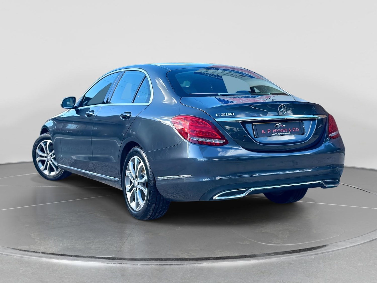 Used Mercedes-Benz C-Class 2015 for sale - 76151049: Photo 2