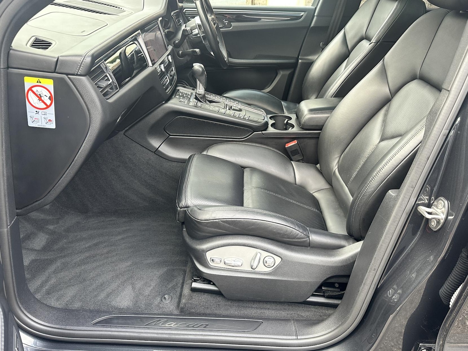 Used Porsche Macan 2019 for sale - 76387563: Photo 21