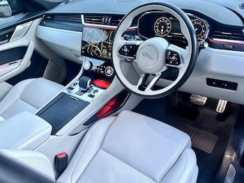 Used Jaguar F-Pace 2023 for sale - 77359975: Photo