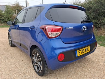 Used Hyundai i10 2019 for sale - 79831664: Photo