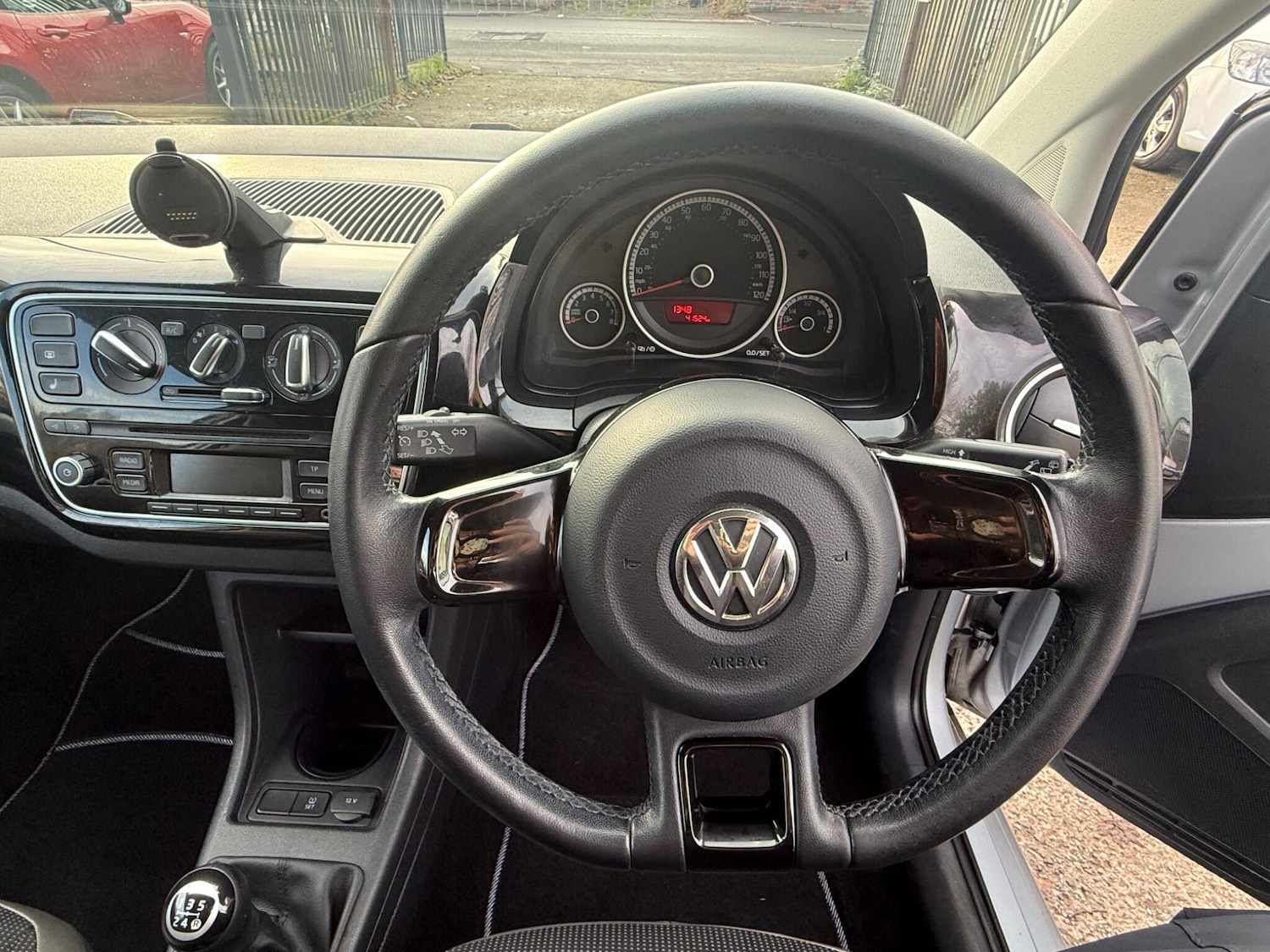 Used Volkswagen up! 2016 for sale - 76714855: Photo 24