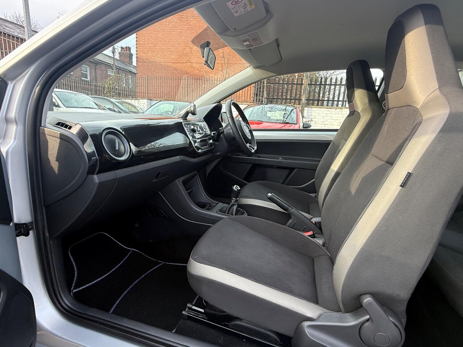 Used Volkswagen up! 2016 for sale - 76714855: Photo 25