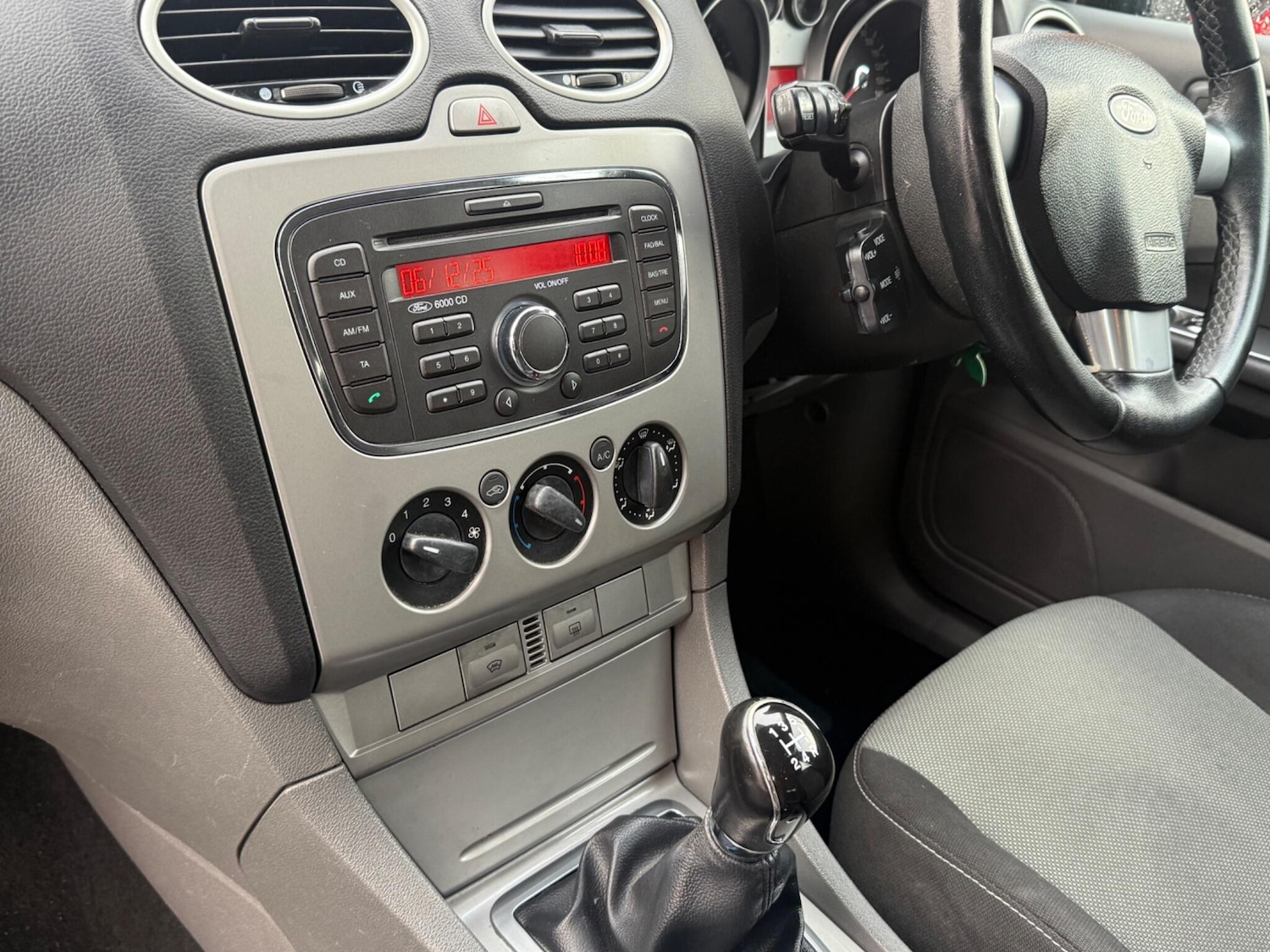 Used Ford Focus 2011 for sale - 76850445: Photo 22