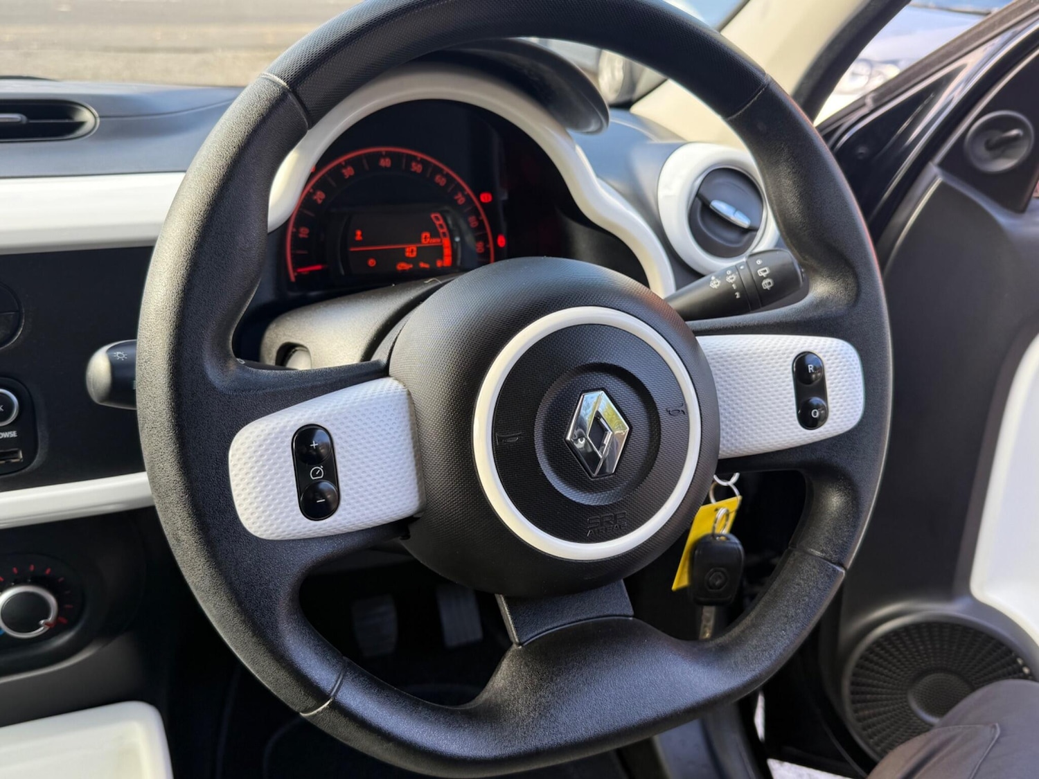 Used Renault Twingo 2016 for sale - 76370991: Photo 24