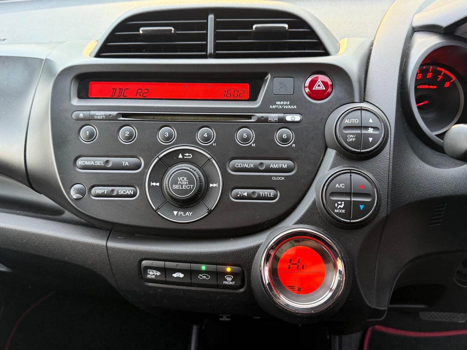 Used Honda Jazz 2013 for sale - 76714884: Photo 26