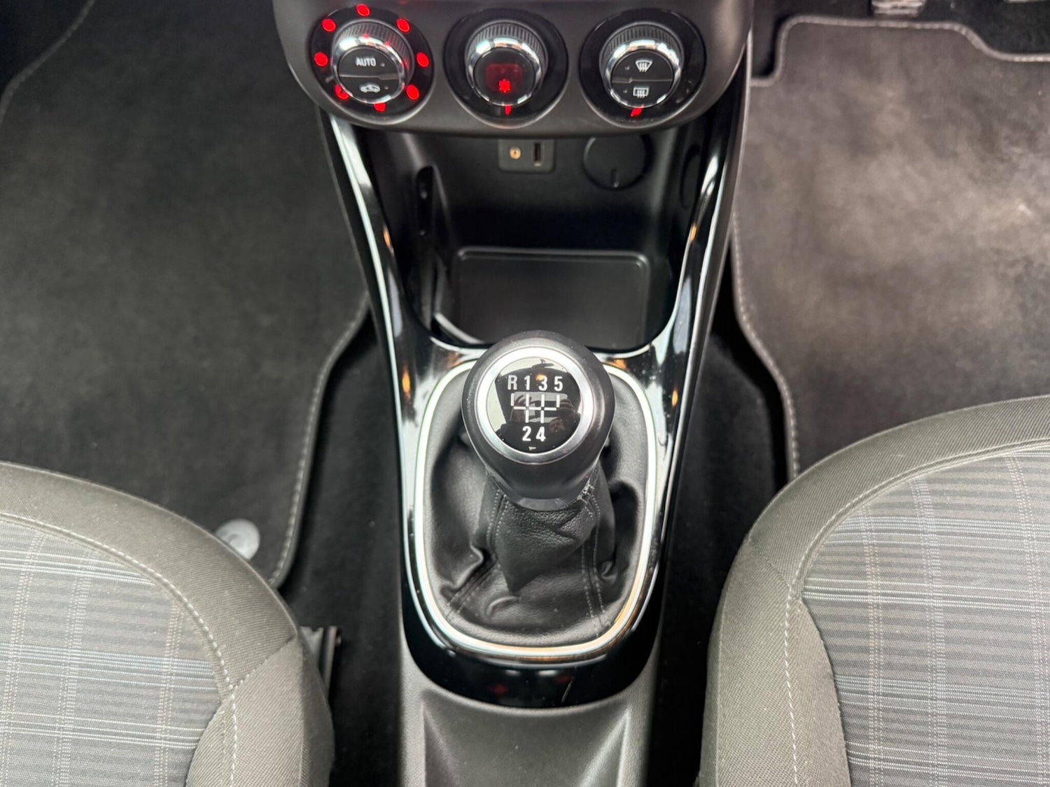 Used Vauxhall ADAM 2015 for sale - 77387372: Photo 17