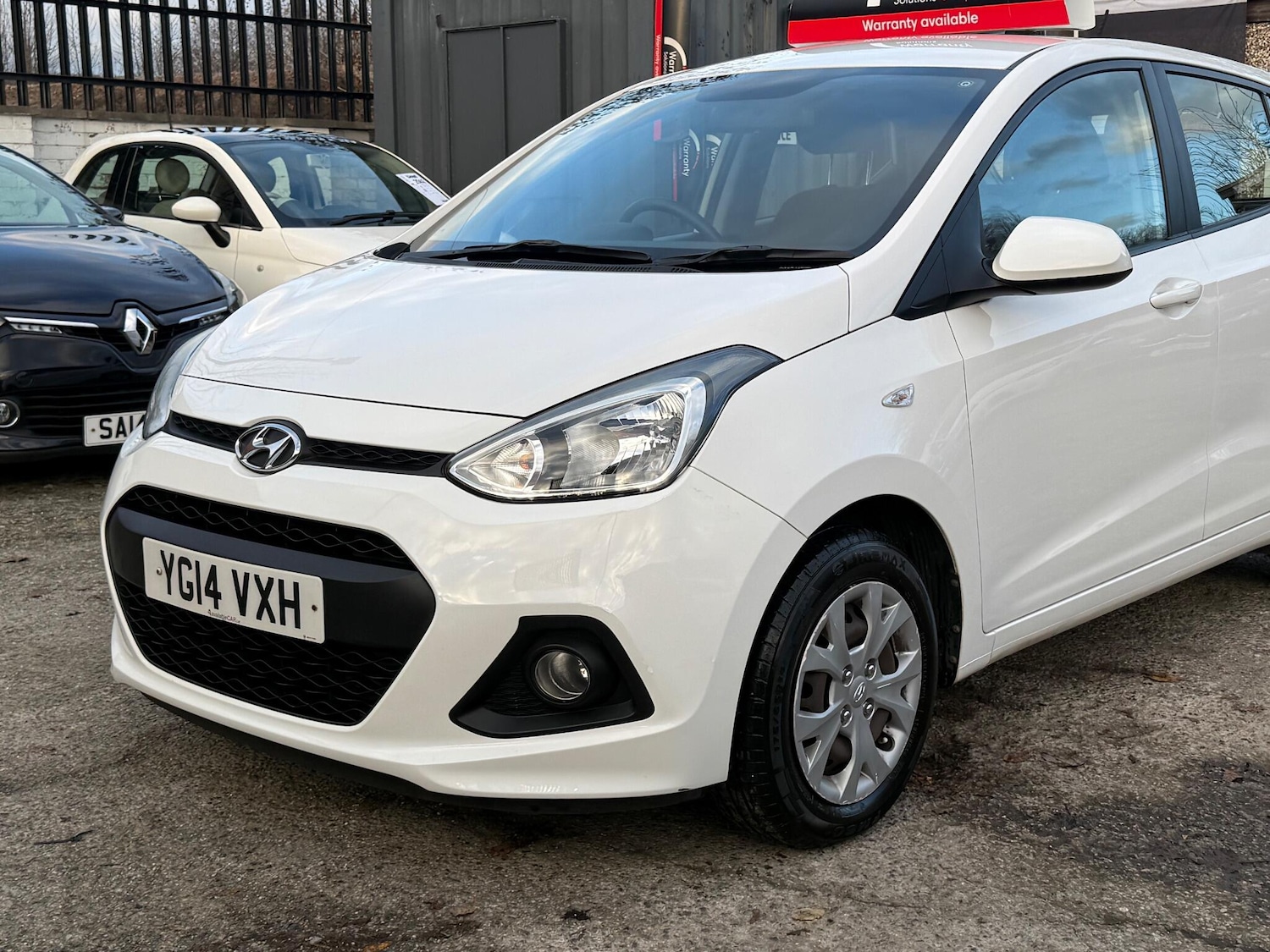 Used Hyundai i10 2014 for sale - 76913196: Photo 3