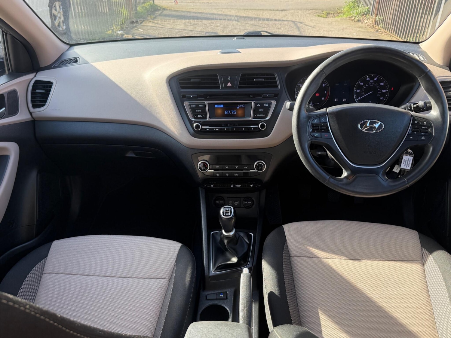 Used Hyundai i20 2015 for sale - 77737596: Photo 17