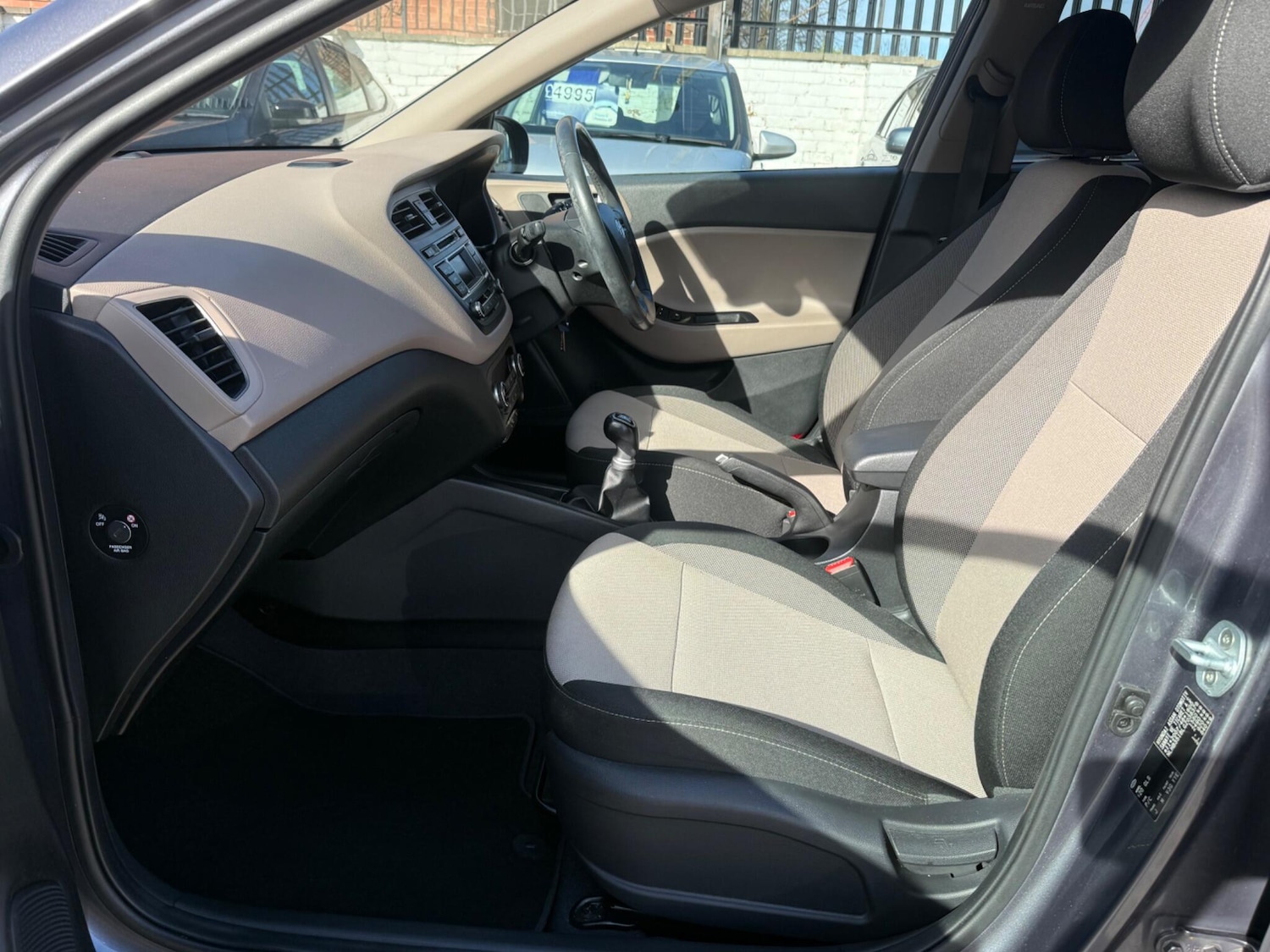 Used Hyundai i20 2015 for sale - 77737596: Photo 30