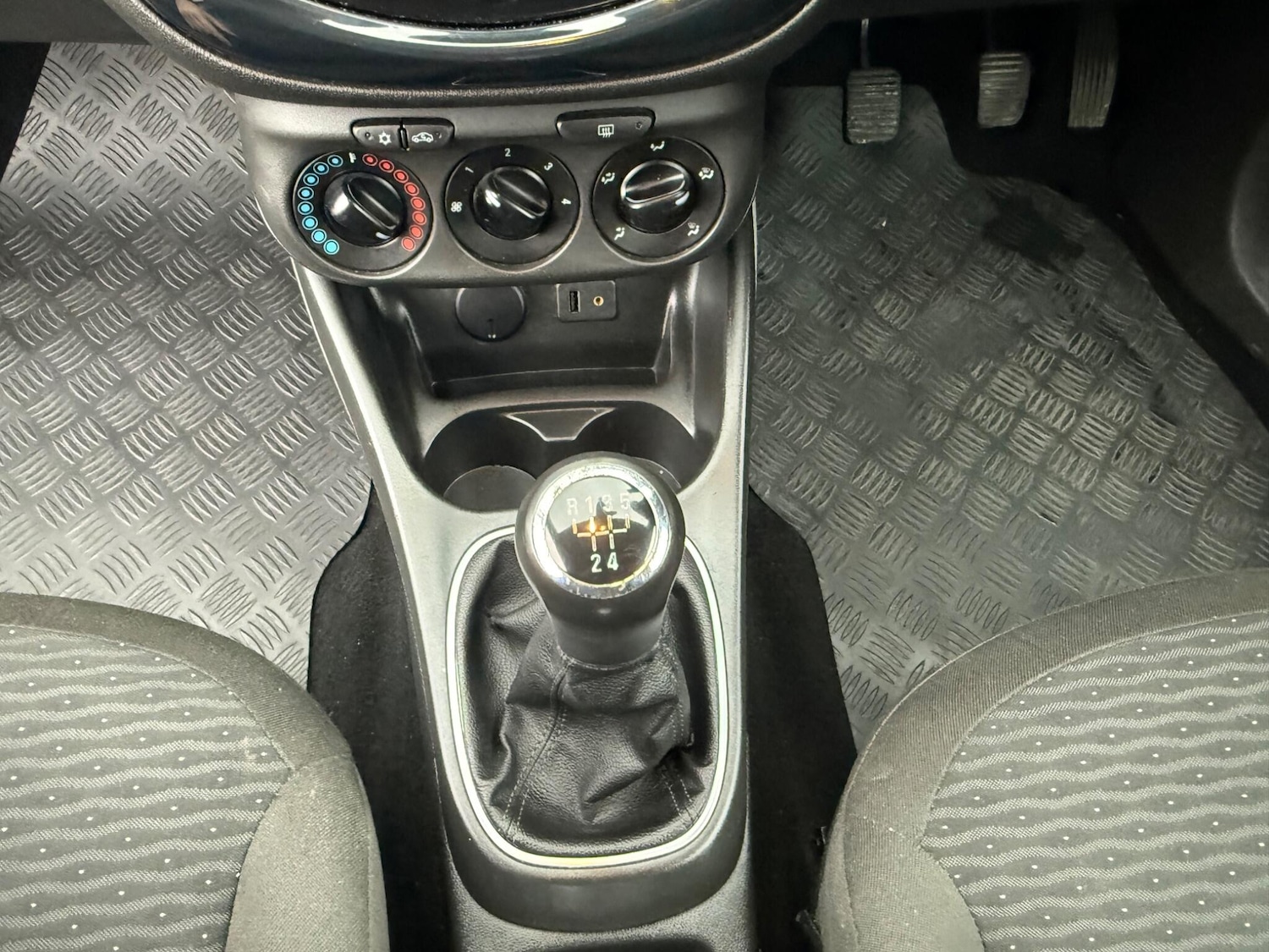 Used Vauxhall Corsa 2015 for sale - 77305828: Photo 19