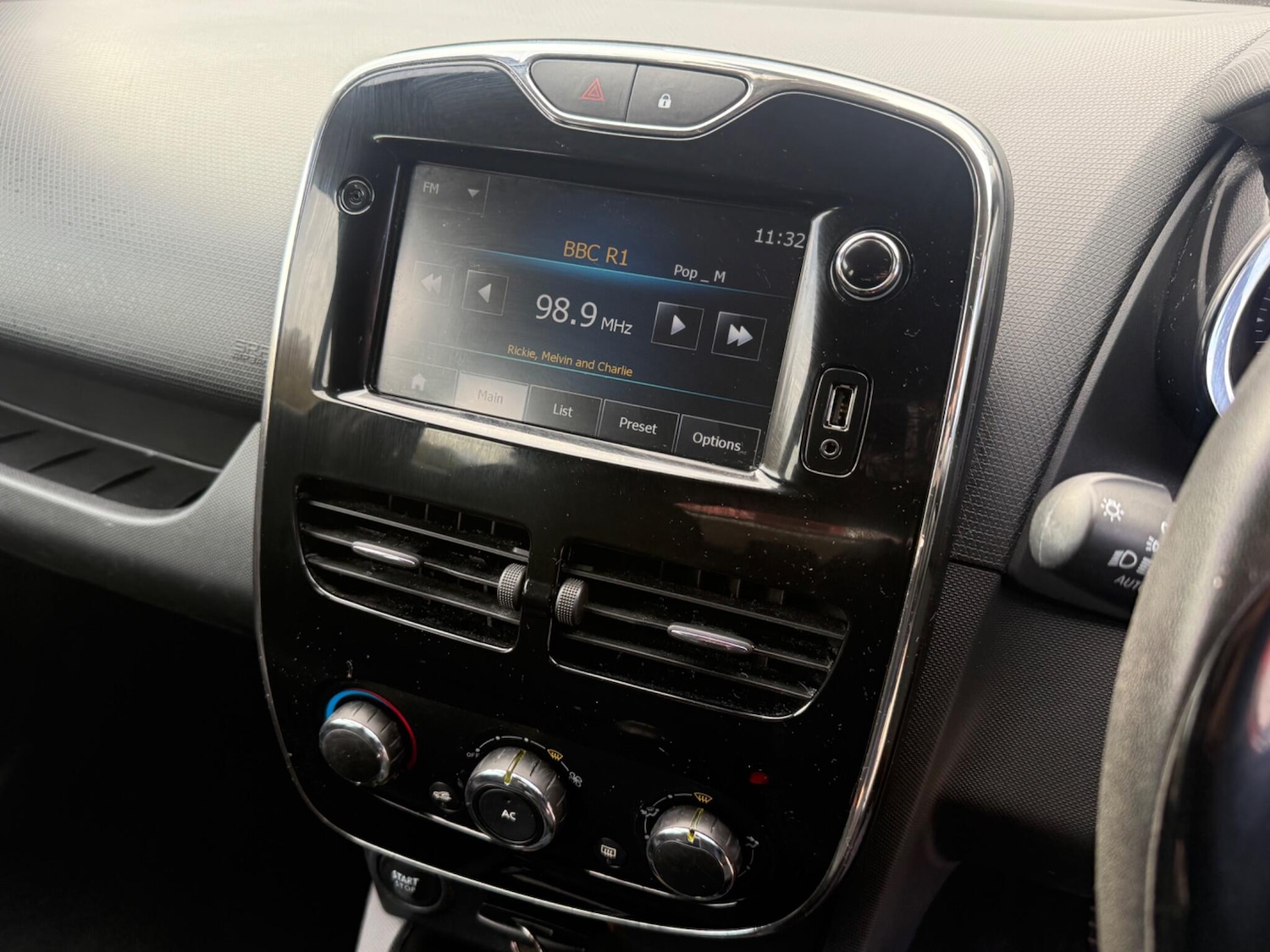 Used Renault Clio 2014 for sale - 76472361: Photo 22